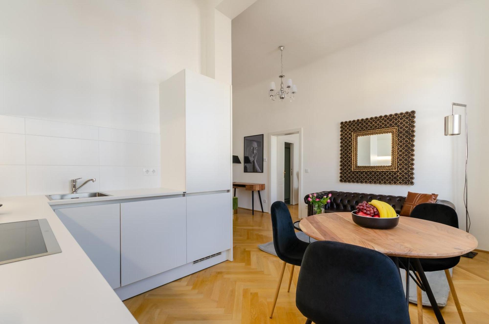 Apartment Charming Historical Near Centre Wien