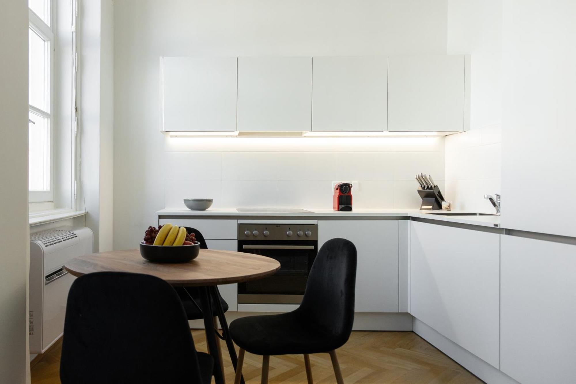 Apartment Charming Historical Near Centre Wien