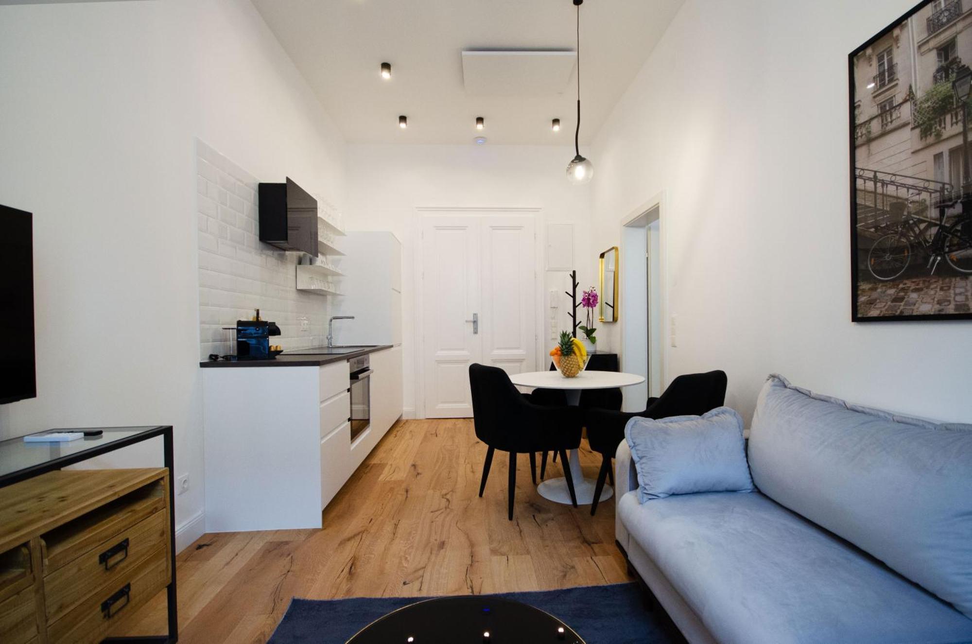 Charming Historical Near Centre Wien