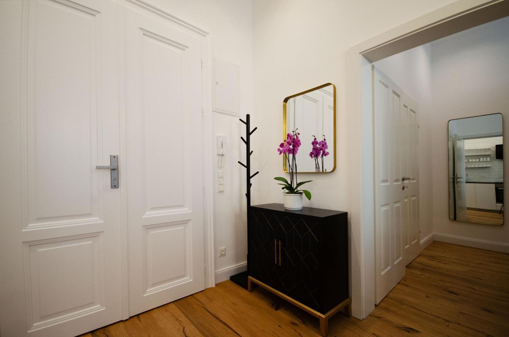 Charming Historical Near Centre Wien